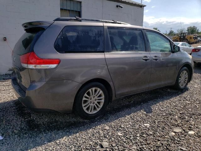 2012 Toyota Sienna XLE