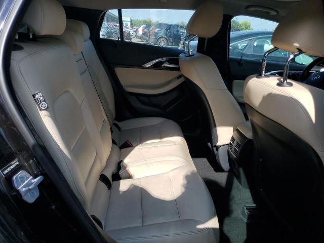 2018 Infiniti QX30 Base