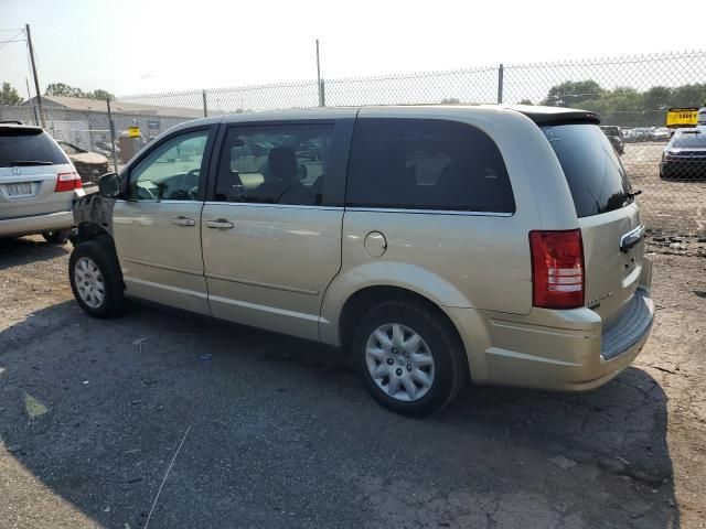 2010 Chrysler Town & Country LX