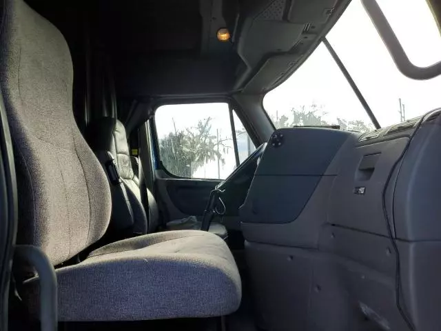 2013 Freightliner Cascadia 113