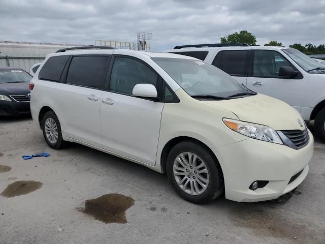 2015 Toyota Sienna XLE