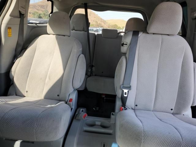 2014 Toyota Sienna LE