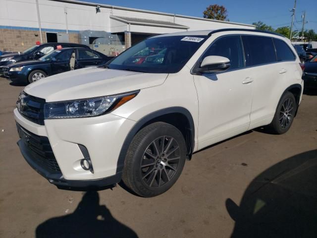 2017 Toyota Highlander SE