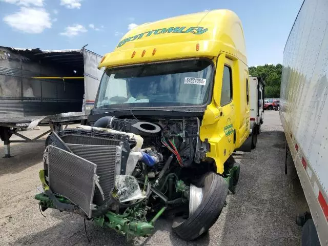 2021 Freightliner Cascadia 126