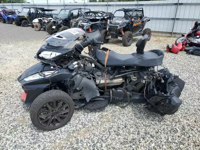 2016 Can-Am Spyder Roadster RT