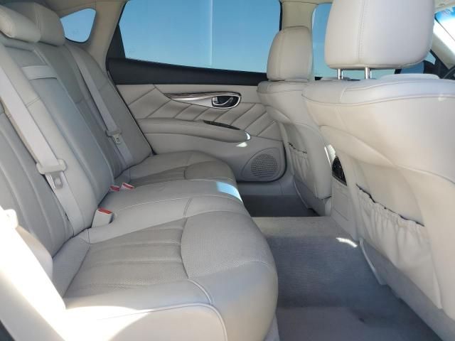 2015 Infiniti Q70 3.7