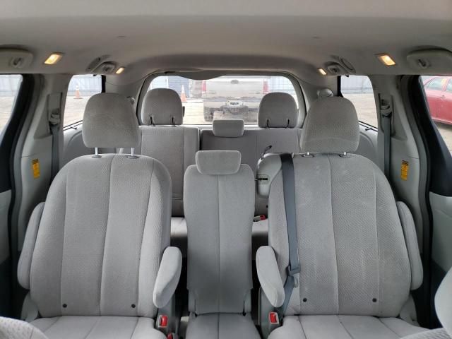 2014 Toyota Sienna LE