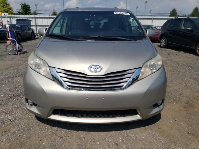 2016 Toyota Sienna XLE