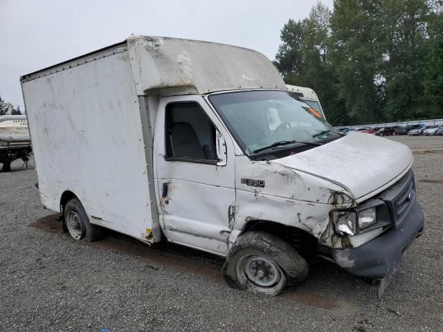 2004 Ford Econoline E350 Super Duty Cutaway Van