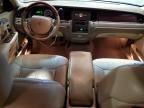 2005 Lincoln Town Car Signature Limited