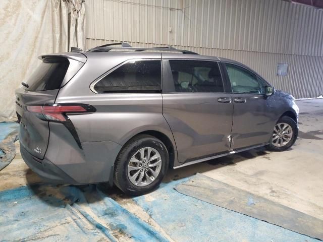 2022 Toyota Sienna XLE