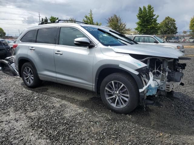 2017 Toyota Highlander SE