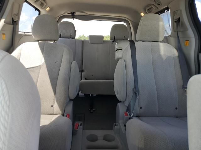 2013 Toyota Sienna LE