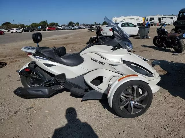 2014 Can-Am Spyder Roadster ST