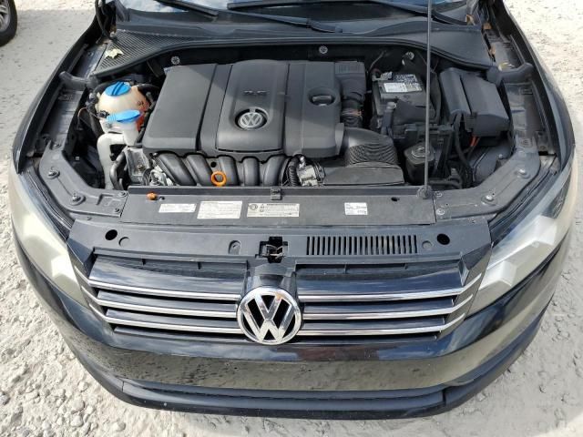 2013 Volkswagen Passat SE