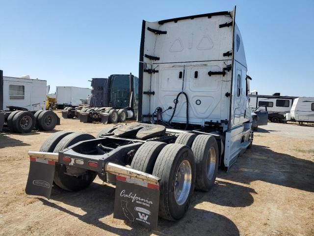 2022 Freightliner Cascadia 126