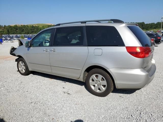 2004 Toyota Sienna XLE