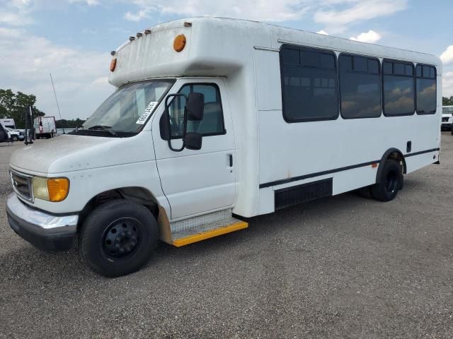 2005 Ford Econoline E450 Super Duty Cutaway Van