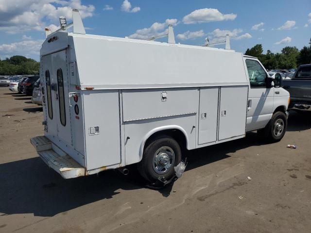 2004 Ford Econoline E350 Super Duty Cutaway Van