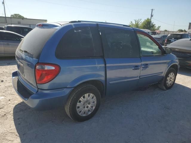 2007 Chrysler Town & Country LX