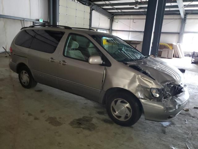 2003 Toyota Sienna LE