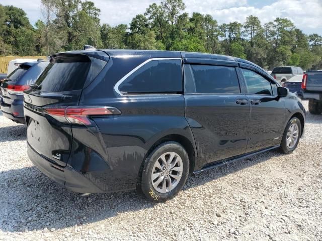 2021 Toyota Sienna LE