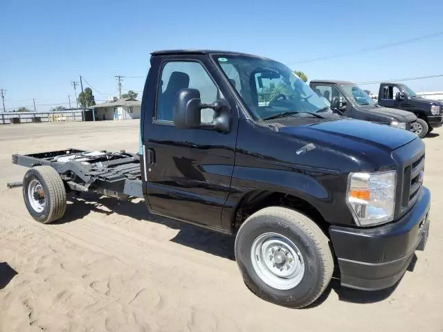 2024 Ford Econoline E350 Super Duty Cutaway Van