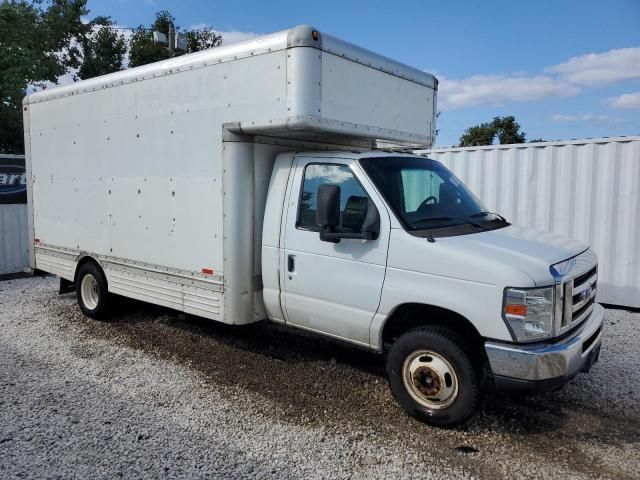 2009 Ford Econoline E450 Super Duty Cutaway Van