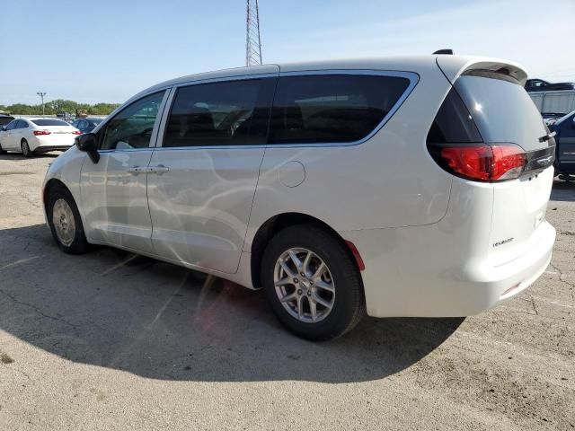 2024 Chrysler Voyager LX