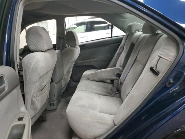 2004 Toyota Camry LE