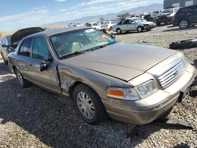 2004 Ford Crown Victoria LX