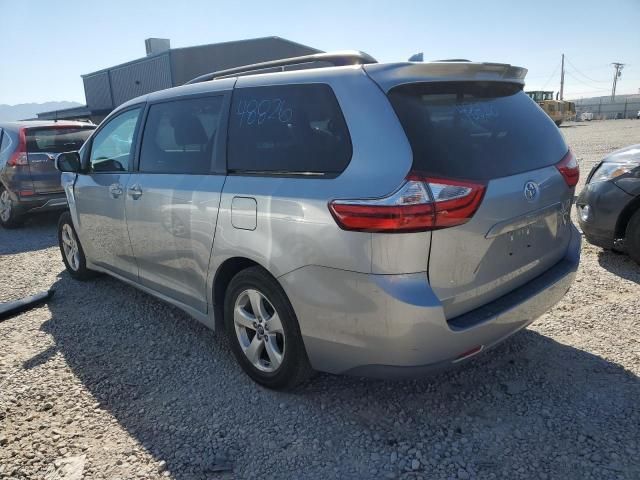 2018 Toyota Sienna LE