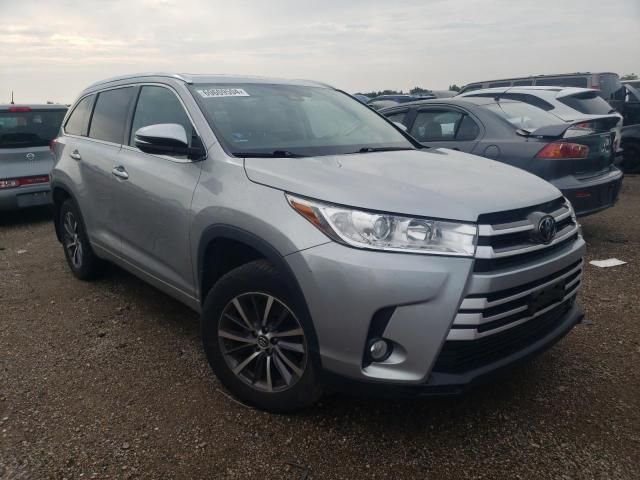 2017 Toyota Highlander SE