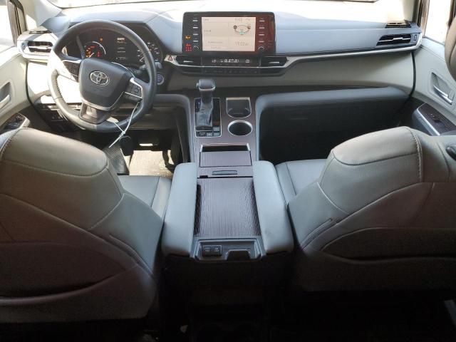 2021 Toyota Sienna XLE