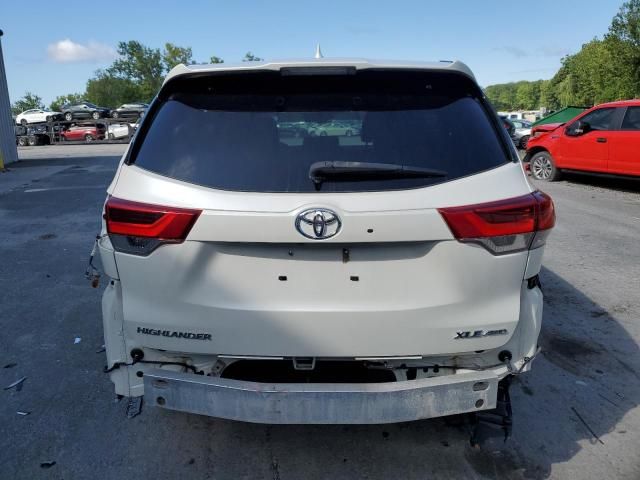 2017 Toyota Highlander SE