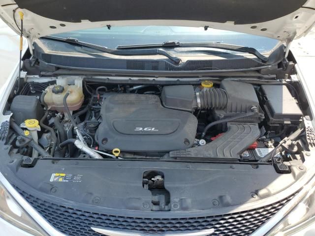 2017 Chrysler Pacifica Touring L Plus