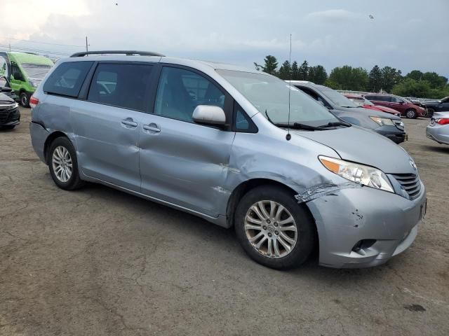 2014 Toyota Sienna XLE