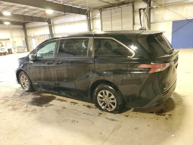 2021 Toyota Sienna LE