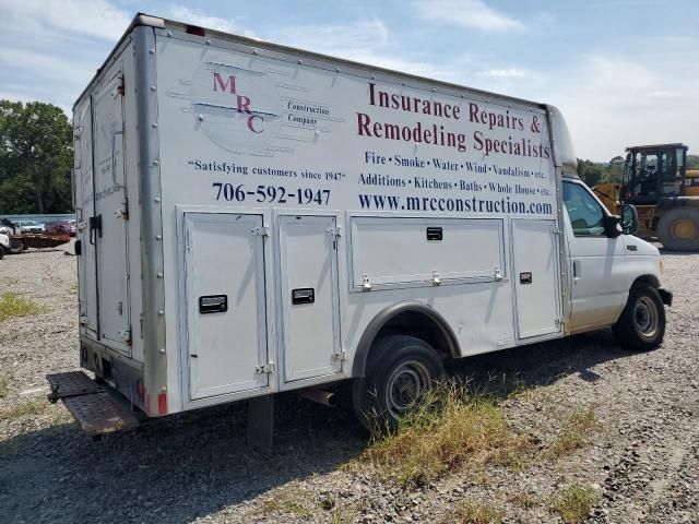 2004 Ford Econoline E350 Super Duty Cutaway Van