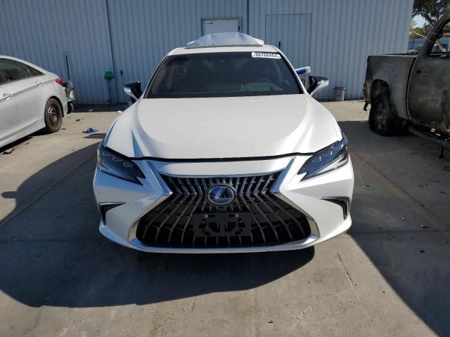 2022 Lexus ES 300H Base