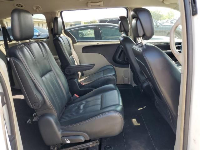 2011 Chrysler Town & Country Touring L