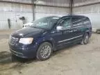 2013 Chrysler Town & Country Touring L