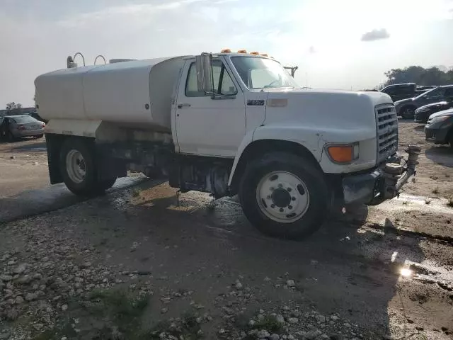 1995 Ford F800