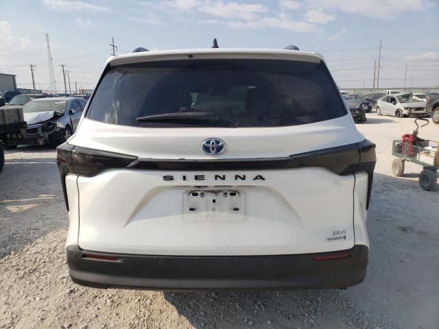 2022 Toyota Sienna XLE