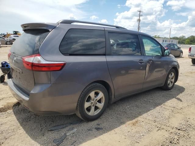 2016 Toyota Sienna LE