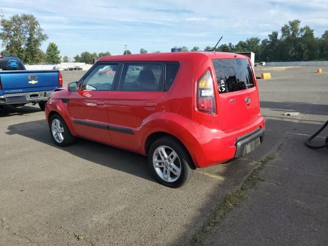 2010 KIA Soul +