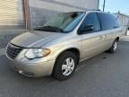 2005 Chrysler Town & Country LX