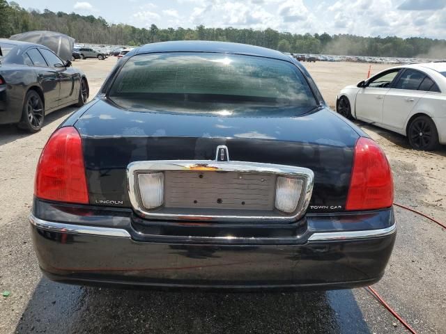 2010 Lincoln Town Car Signature Limited