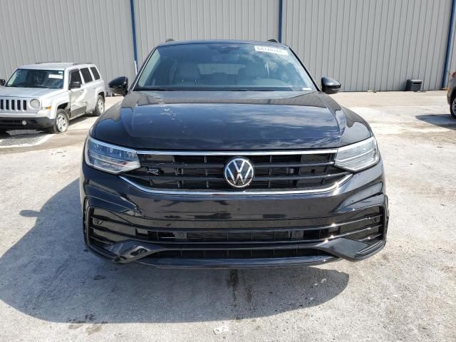 2024 Volkswagen Tiguan SE R-LINE Black