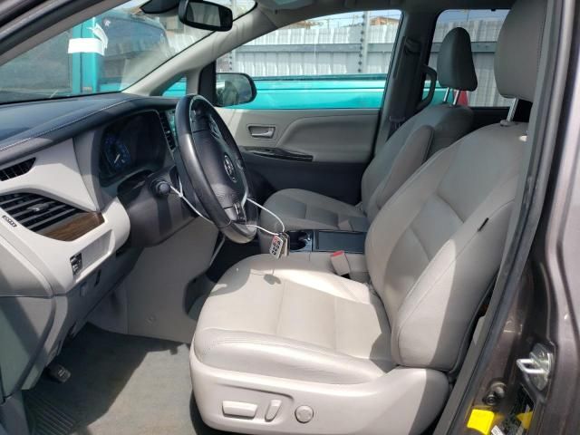 2019 Toyota Sienna XLE